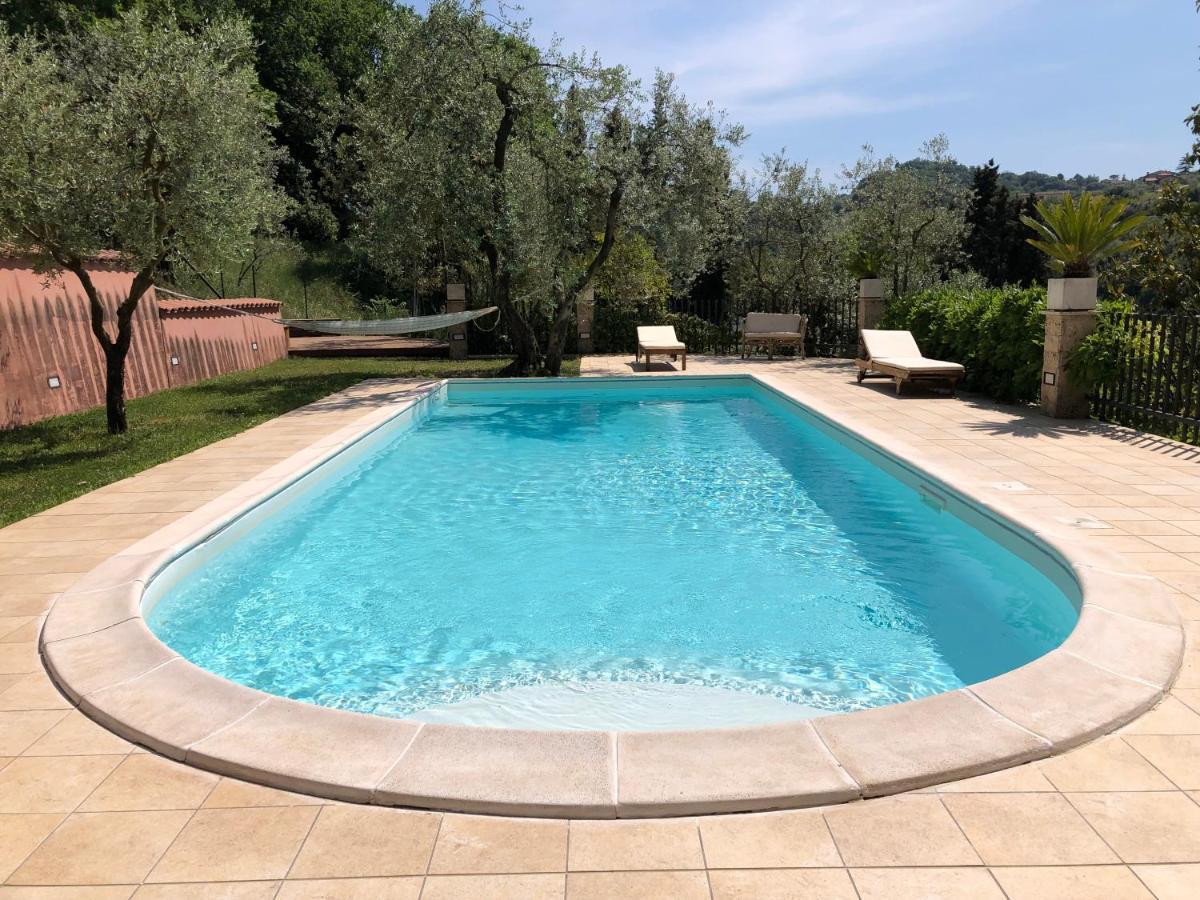 Villino Con Piscina Villa Terni Buitenkant foto